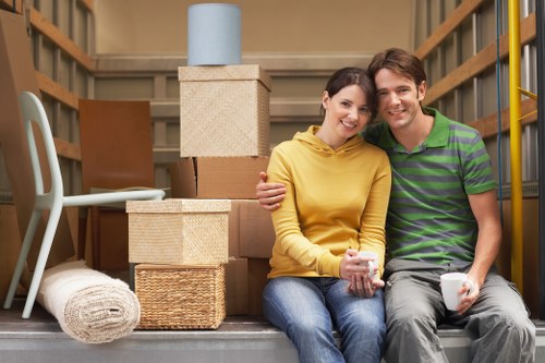 Local moving truck for residential and commercial jobs near Finsbury Park